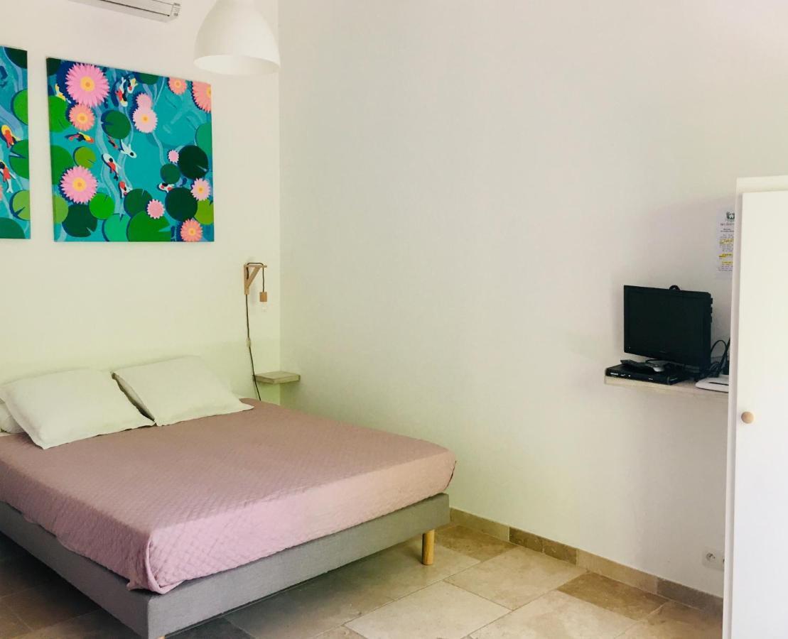 L'Islo Bamboo Apartment Saumane-de-Vaucluse ภายนอก รูปภาพ